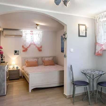 Luxury Laz Apartman *