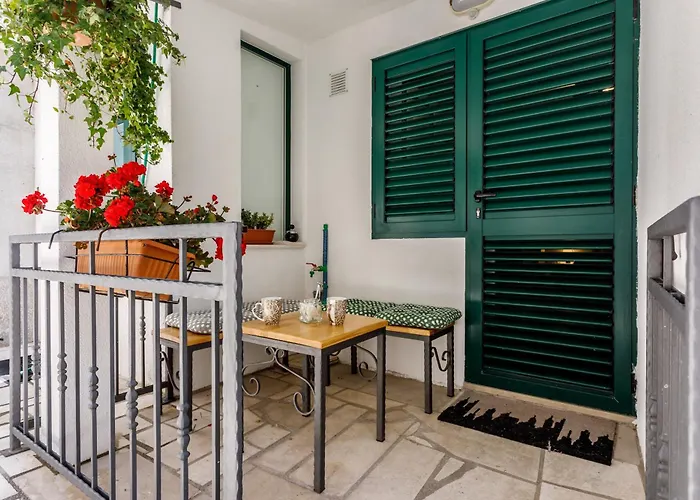 Luxury Laz شقة سبليت